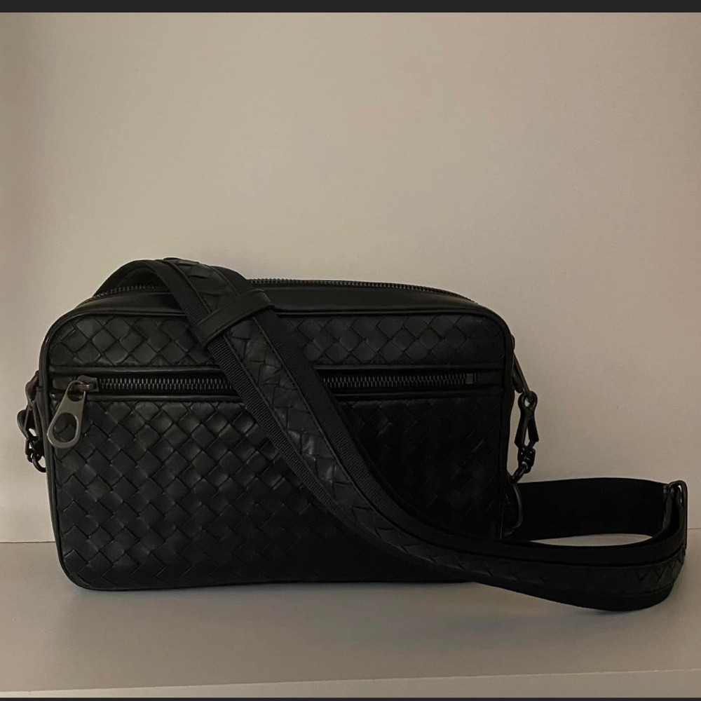 Bottega Veneta crossbody bag 🎉Sold🎉